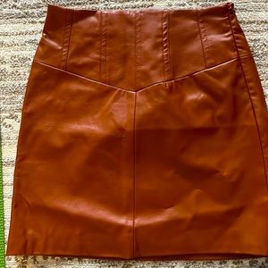 Brown mini fake leather skirt